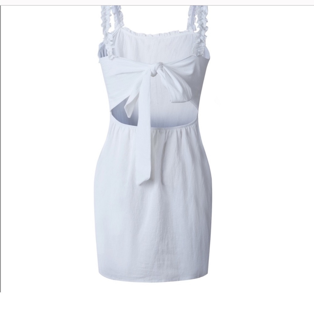 White ruffled dress - Picture 4 of 6
